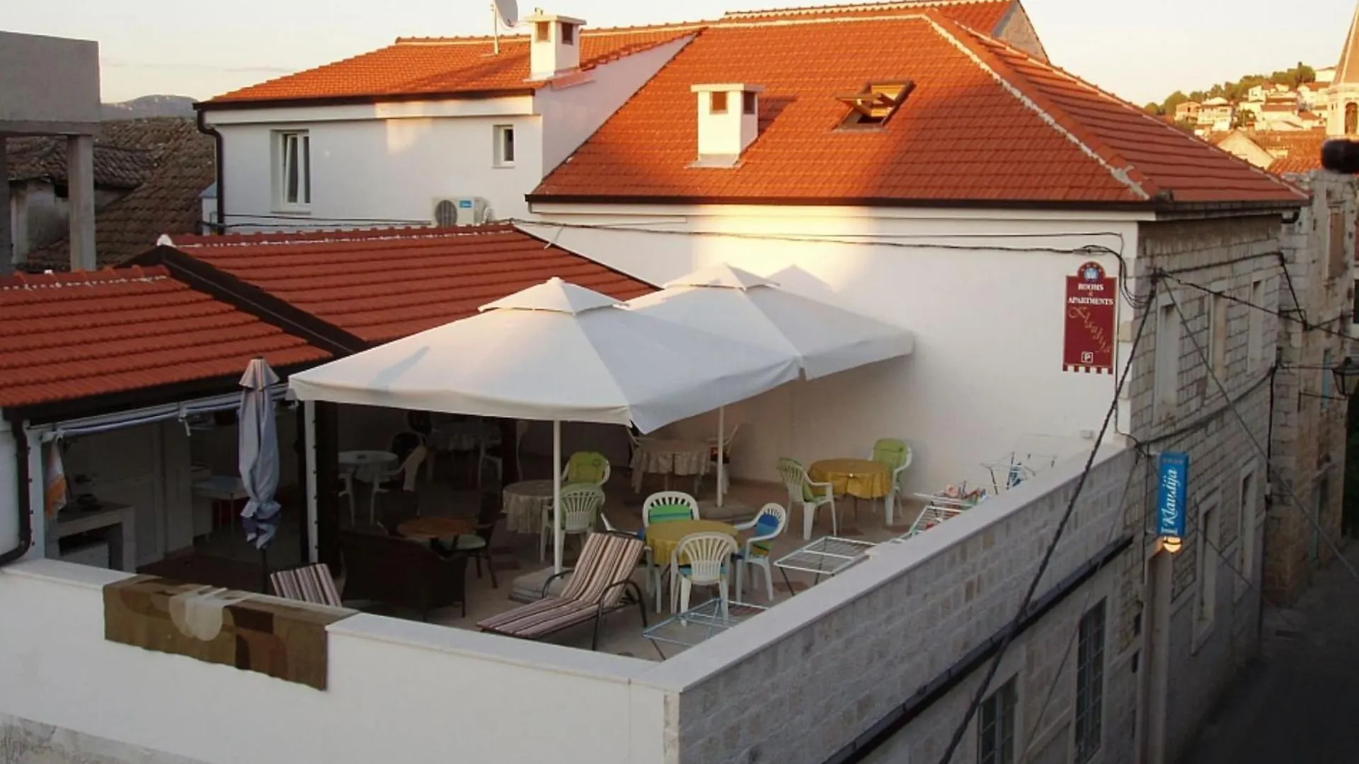 Klaudija S Charming Apartments & Rooms - Two Bedroom Apartment Traù